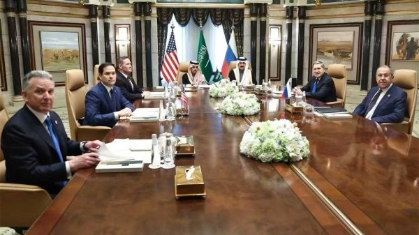 炒股配资开户代理 王毅谈金砖国家开展斡旋调解的经验和独特优势