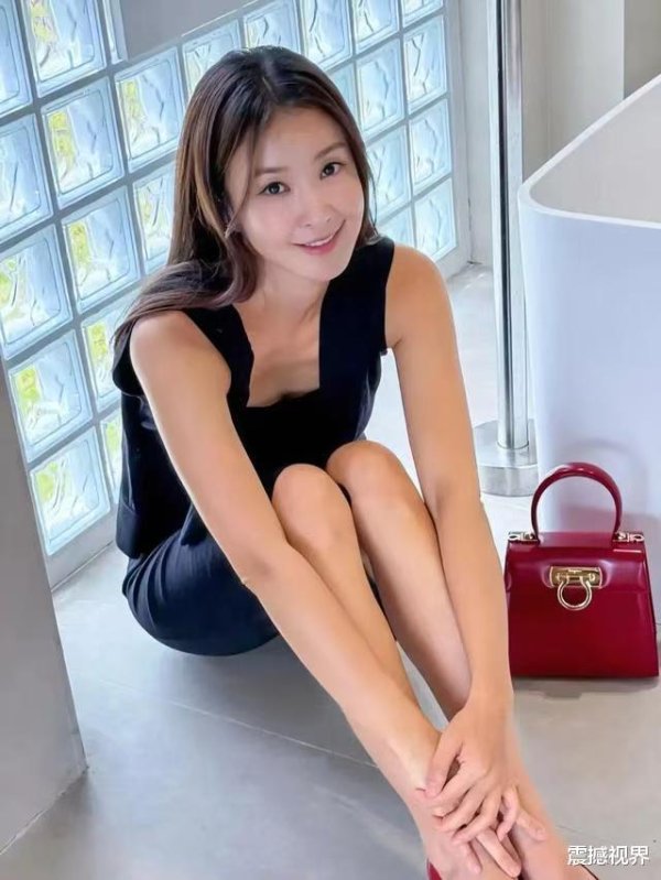 配资门户官方网 李诗英“意外”怀上二胎, 背后的故事比韩剧还精彩!